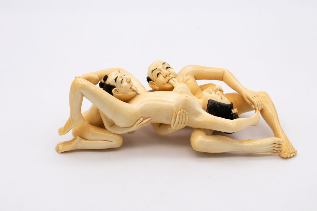 JAPAN 1910-20 PERIOD OKIMONO EROTIC SHUNGA POLYCHROMATE SCULPTURE