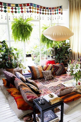 5 Ways to Make the Best out of a Small Living Room!