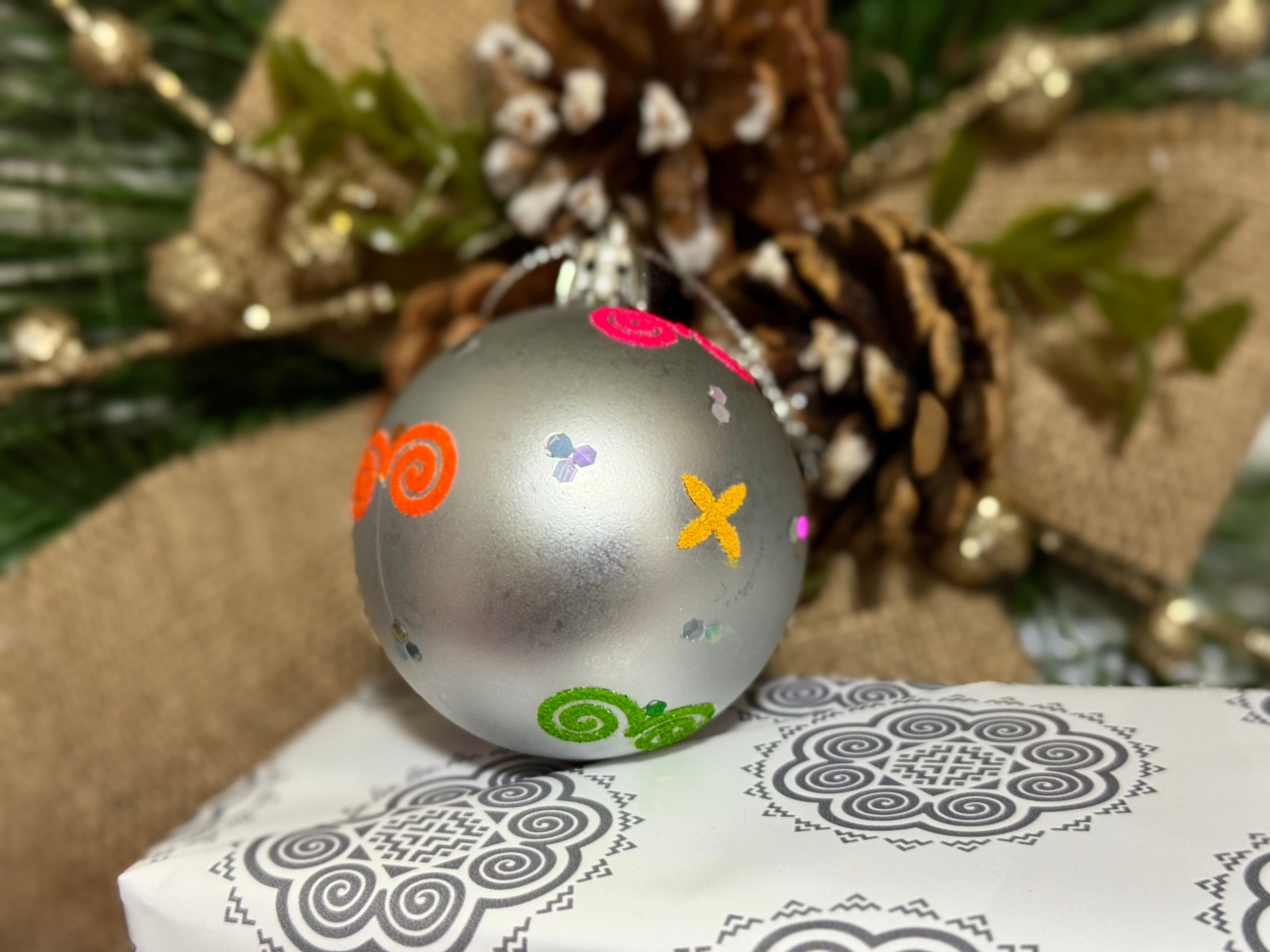 Ornament - Silver HO6