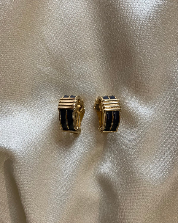 Amazon.com: FAMARINE Gold Ball Clip on Earrings for Women Brushed Finish  Small Clip Earrings Gift: Clothing, Shoes & Jewelry