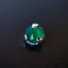 Load image into Gallery viewer, Emerald Prong Threaded End