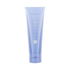 Tatcha 白色背景的米清潔劑產品圖像