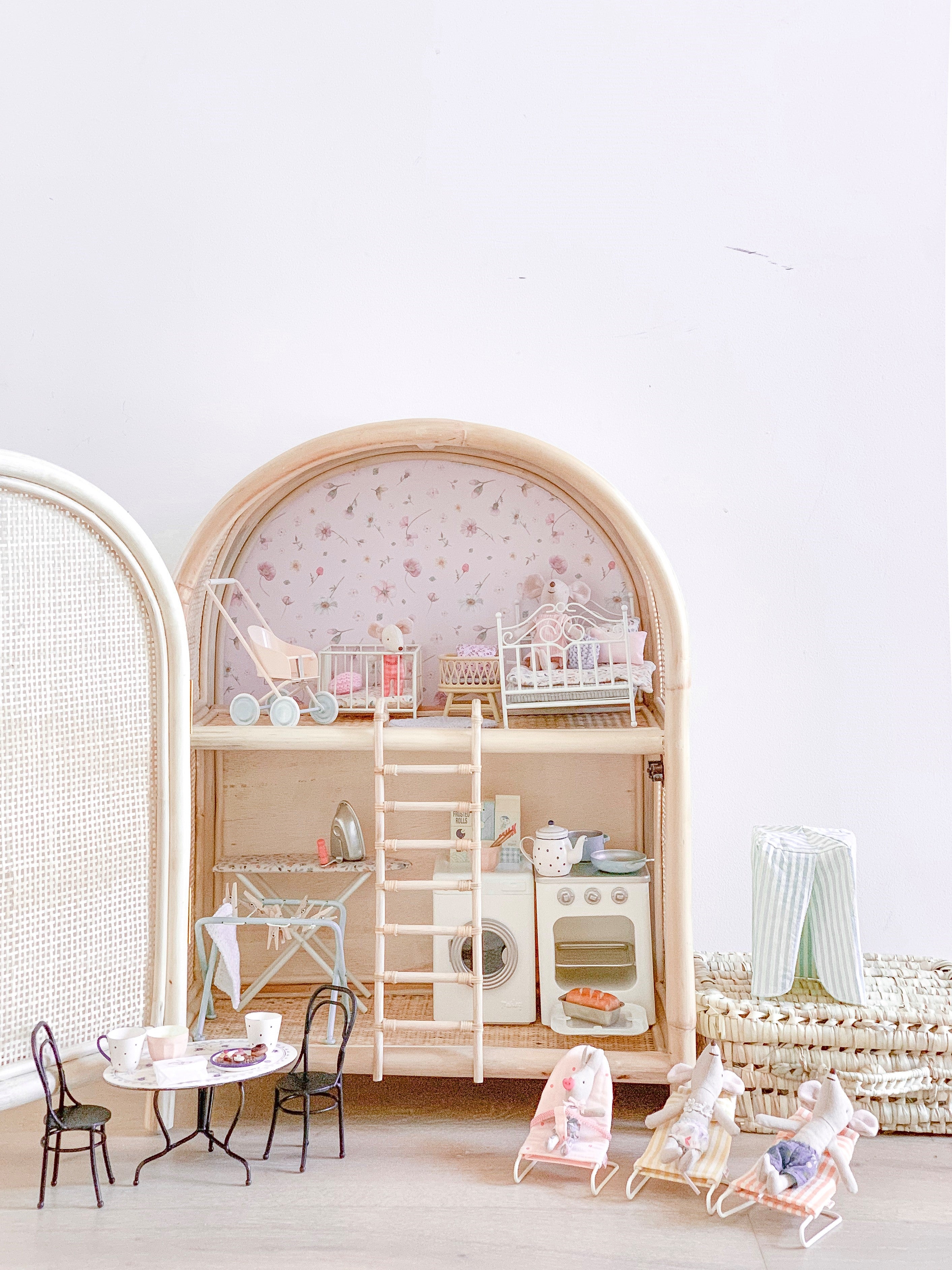 Tiny-Harlow-Dollhouse