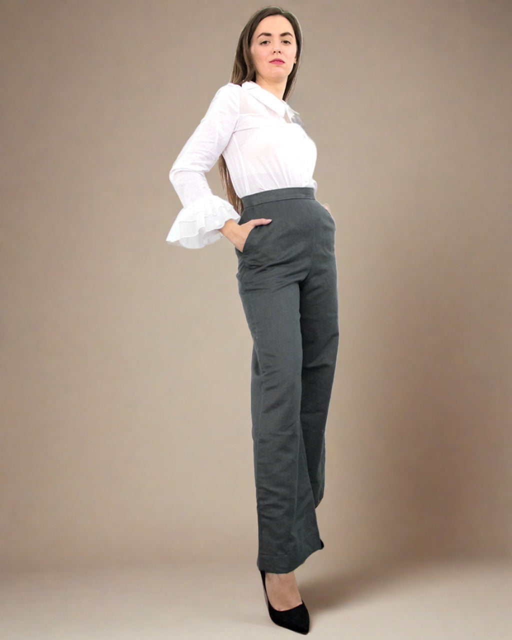 Women Black Solid Highrise Parallel Trousers