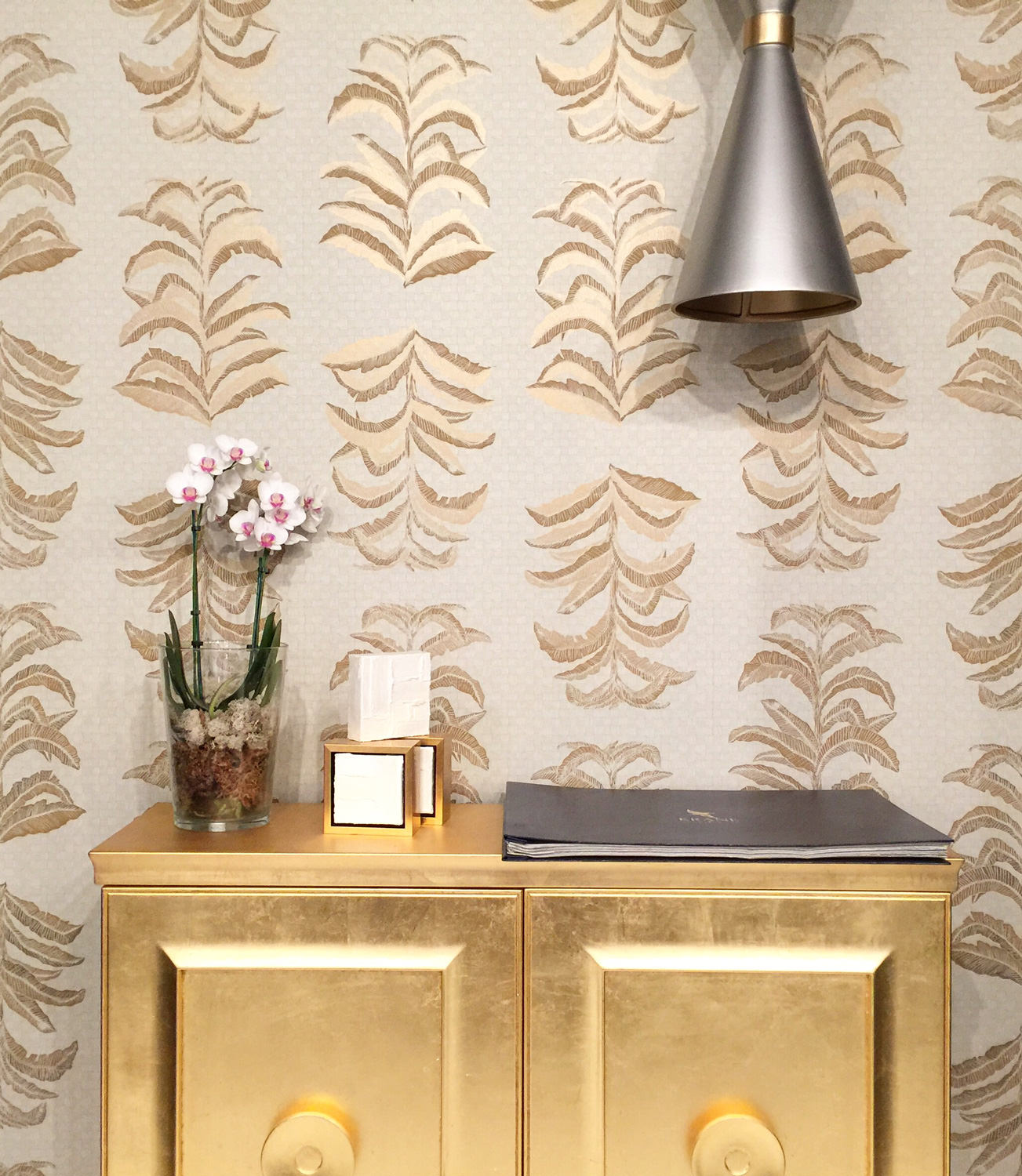 Banana Leaf Wallpaper in Gold – Krane Home
