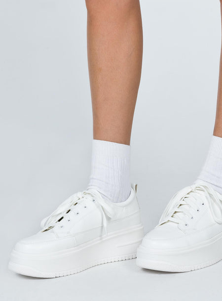 Amazon.com | YOSUKE(ヨースケ) Women's Sneakers Platform, White, 23.5 cm | Shoes