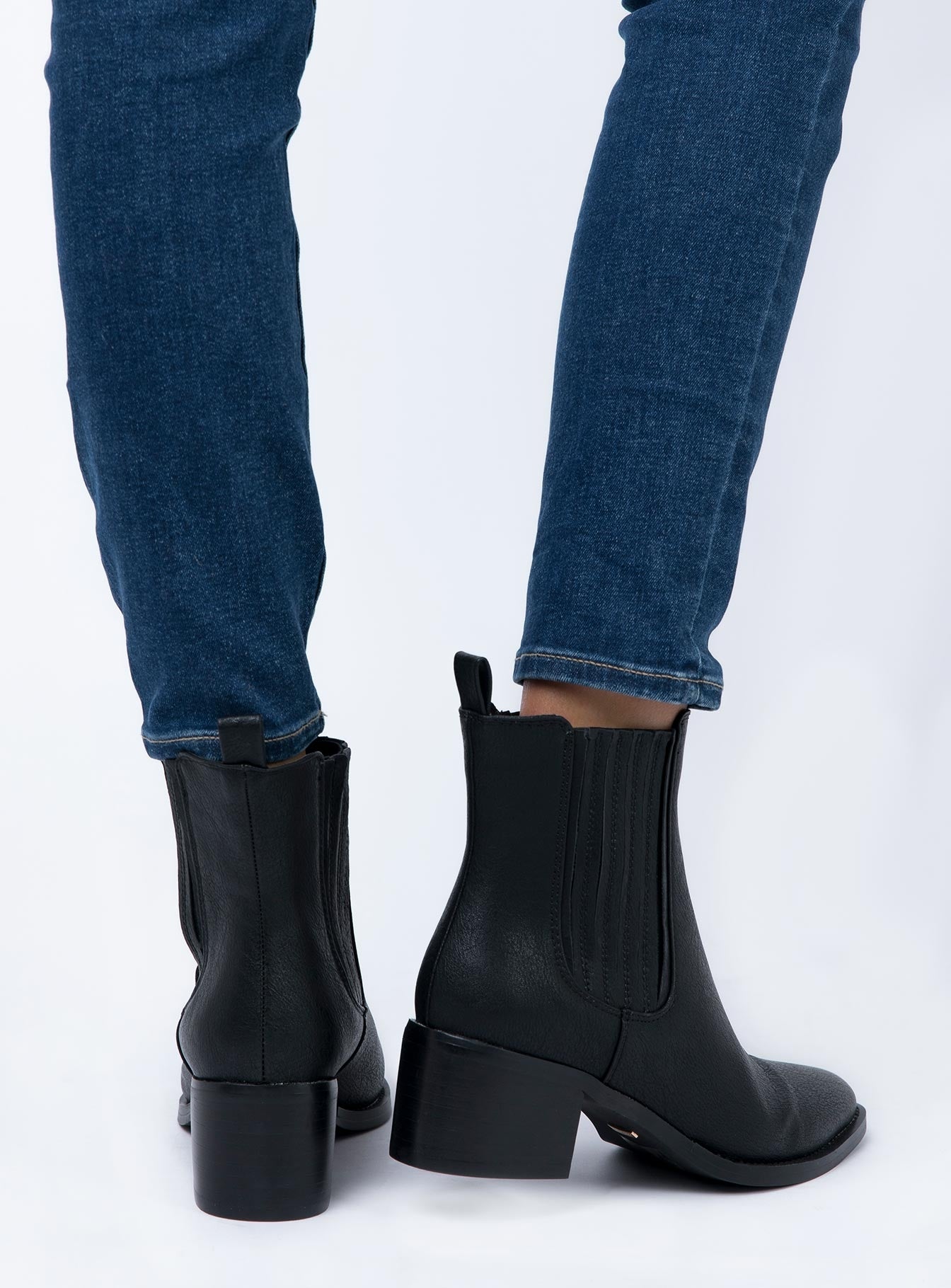 billini black boots