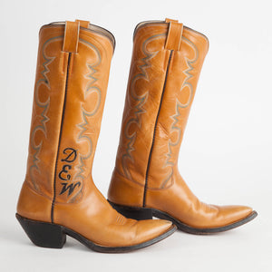 tan cowgirl boots
