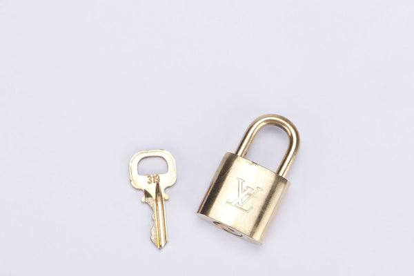 LOUIS VUITTON - LOCK & KEY SET #677 – RE.LUXE AU