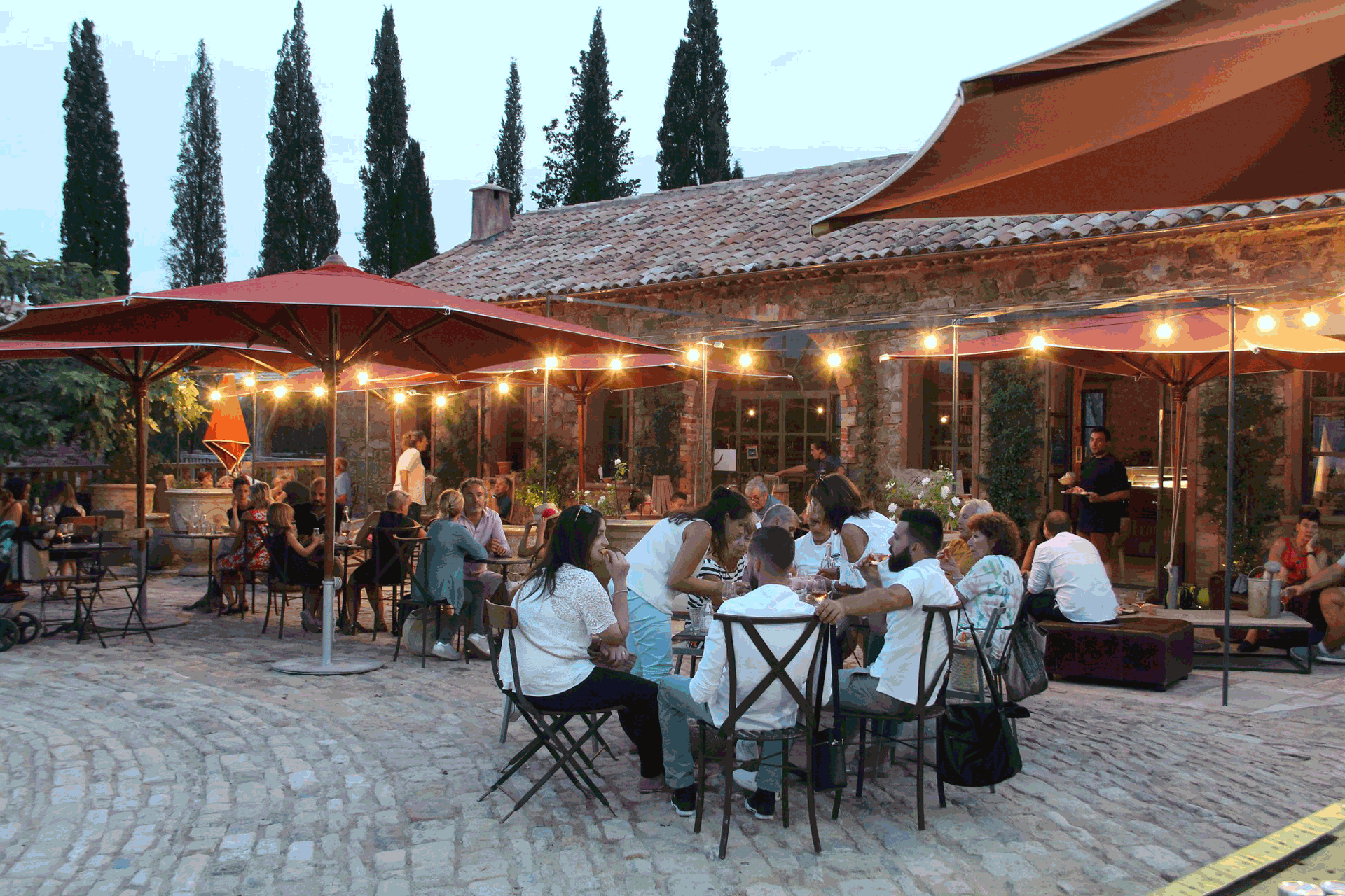 La table de Saint-Roux