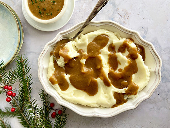 Essayez la recette de sauce brune végane pour accompagner vos repas des Fêtes! Une recette de Mélanie Marchand, chef culinaire pour le blogue Isabelle Huot Docteure en nutrition. 