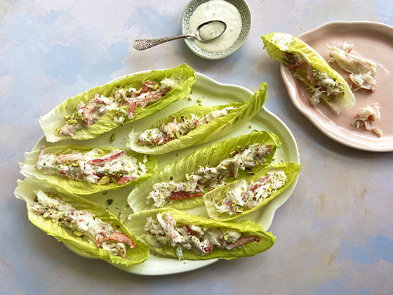 Feuille de laitue au crabe, vinaigrette à la pistache : une recette estivale et savoureuse pour la Fête des mères! 