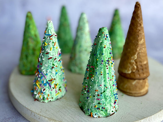 Sapins cornets des Fêtes au yogourt, petits fruits et bonbons sur le blogue de Isabelle Huot Docteure en nutrition