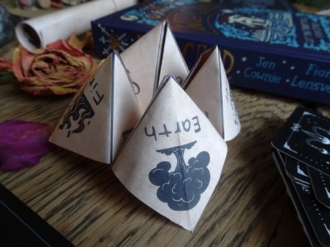 Witch paper fortune teller