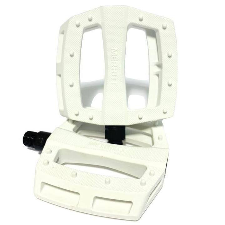 An image of Merritt P1 Pedals White BMX Pedals