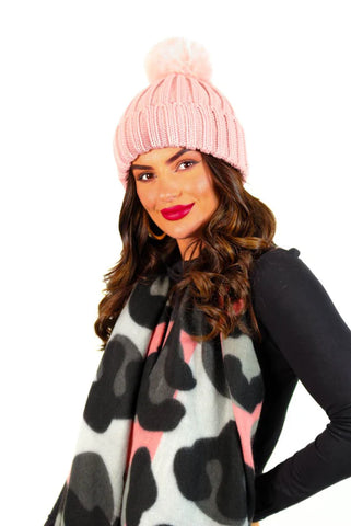 hot headed - blush bobble hat