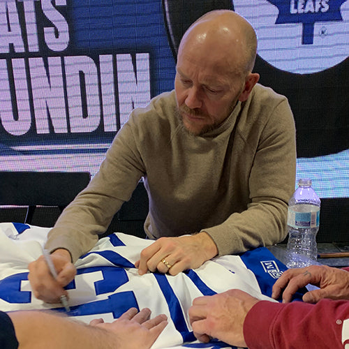 Mats Sundin Signing a Jersey