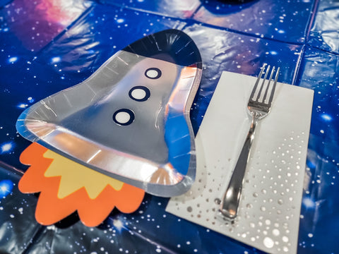 astronaut plates for birthday party