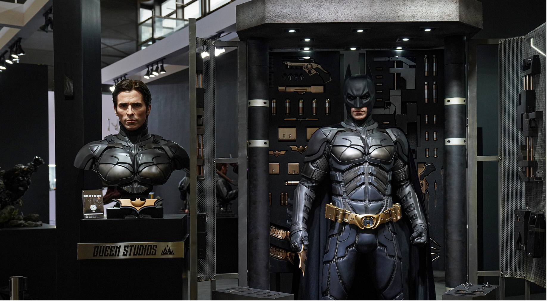 Introduce the new TDK Batman 1/1 Statue & Life-Size Bust