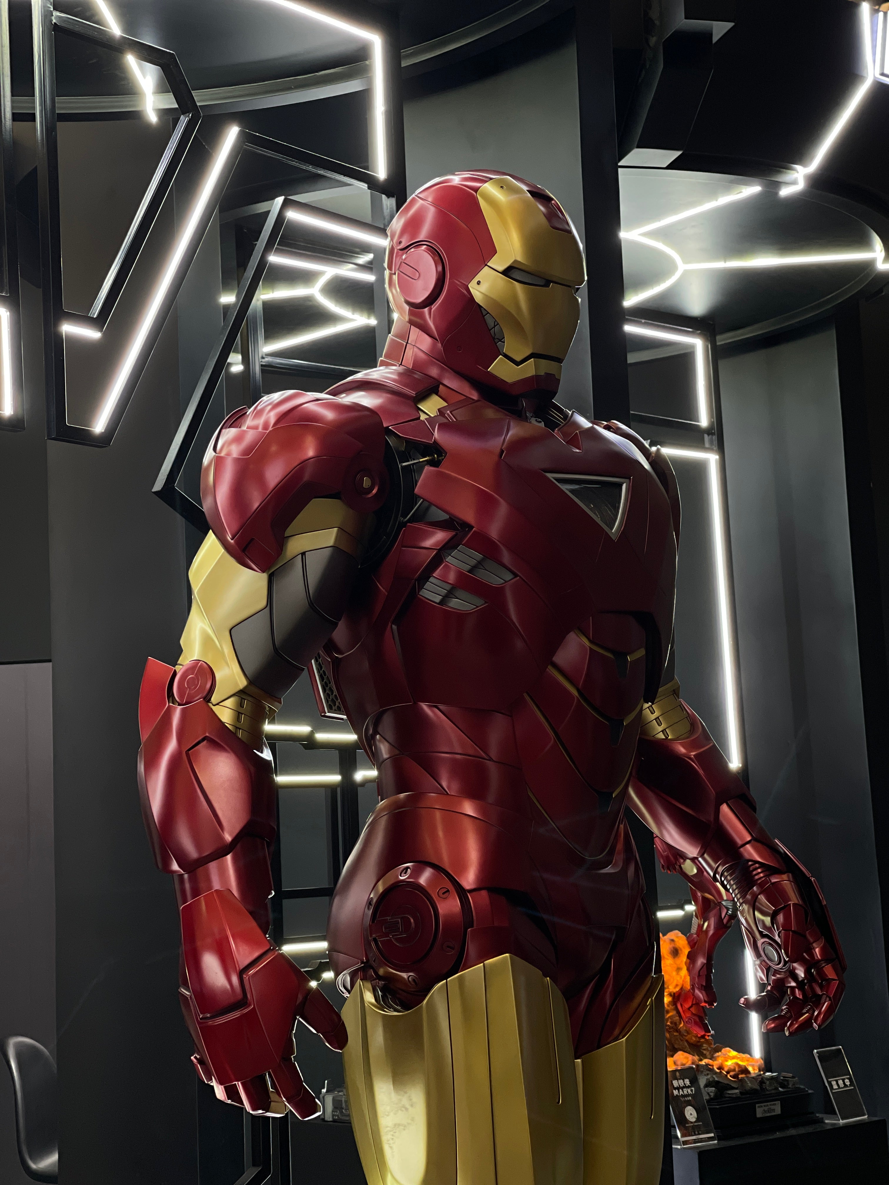 Iron Man Mark VI 1/1 Statue