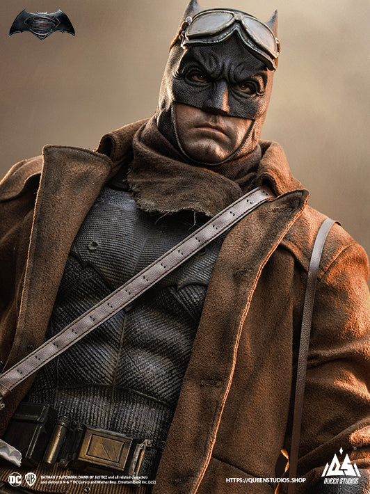 Knightmare Batman 1/4 Statue - Queen Studios (Official)