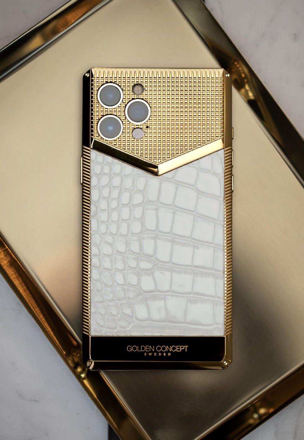 IPhone case - CL13 Gold/White