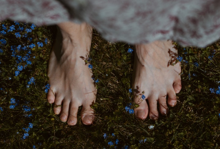 runamics blog mindfulness feet