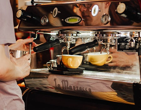 Coffee brewing machine