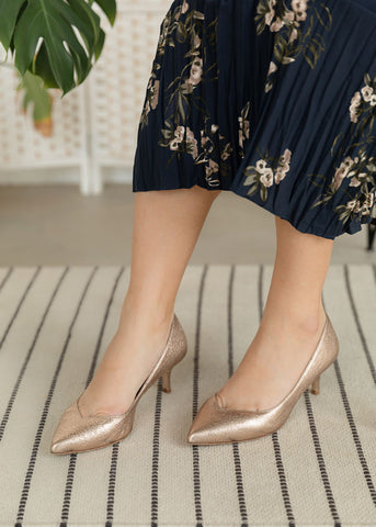 gold heels, metallic heels, oleah gold heels, oleah shoes, comfortable heels, gold wedding heels, gold pumps