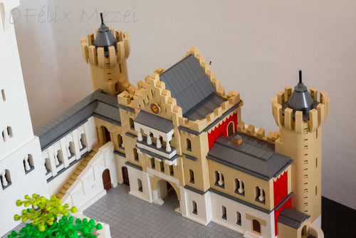 LEGO-Neuschwanstein-Castle-by-Felix-Mezei-The-Gate-2.jpg__PID:ab48a29a-d29a-4b68-9fc9-39e4a4c511ec