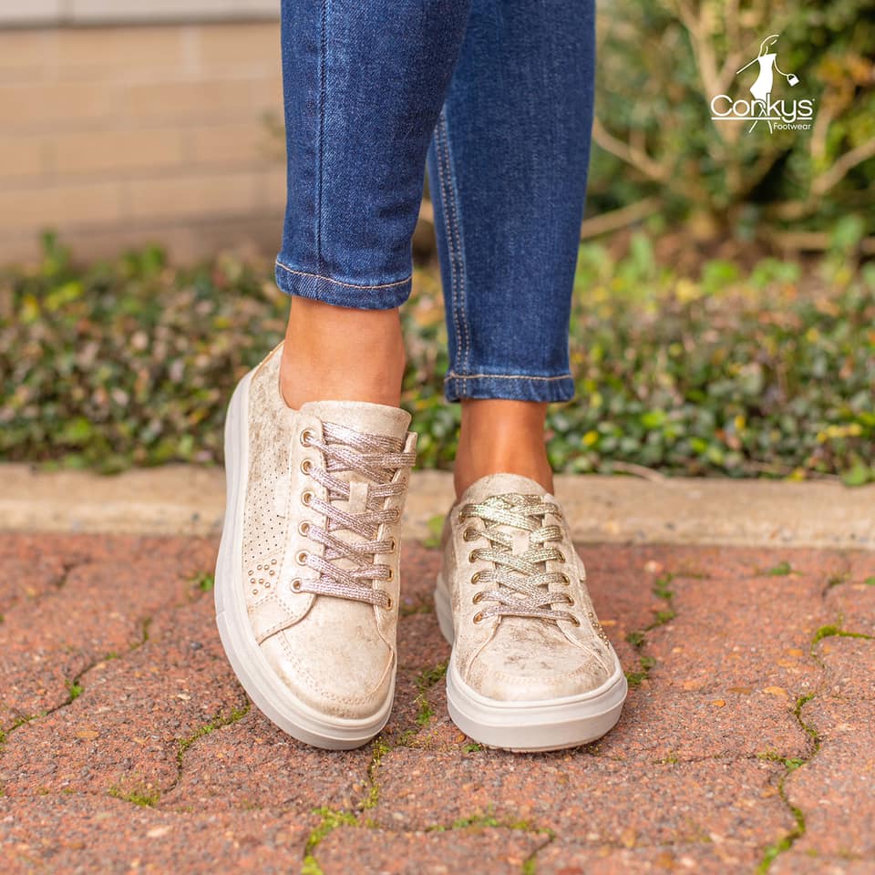 Corkys Boutique Womens Dazzle Glitter Fashion Sneaker 7 / Silver