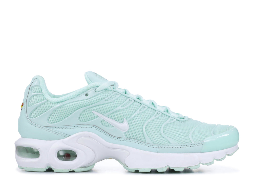 white air max plus grade school