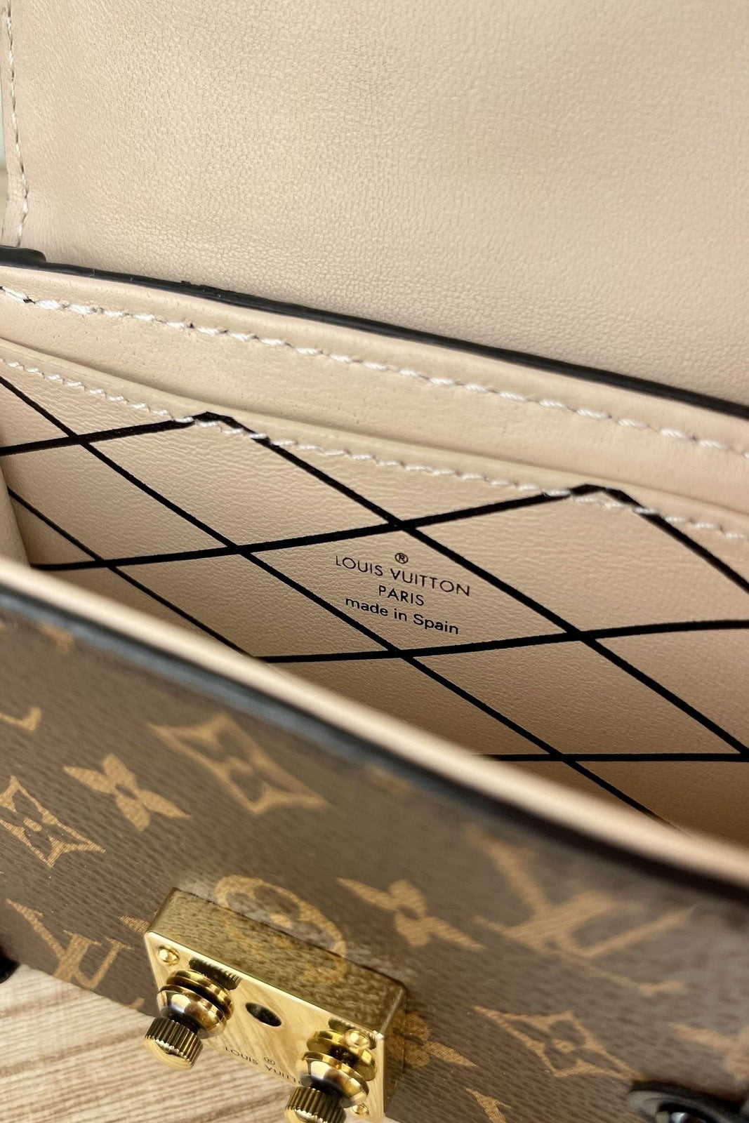 Authentic LOUIS VUITTON Chaillot Clutch Monogram Brown Canvas -  Hong  Kong