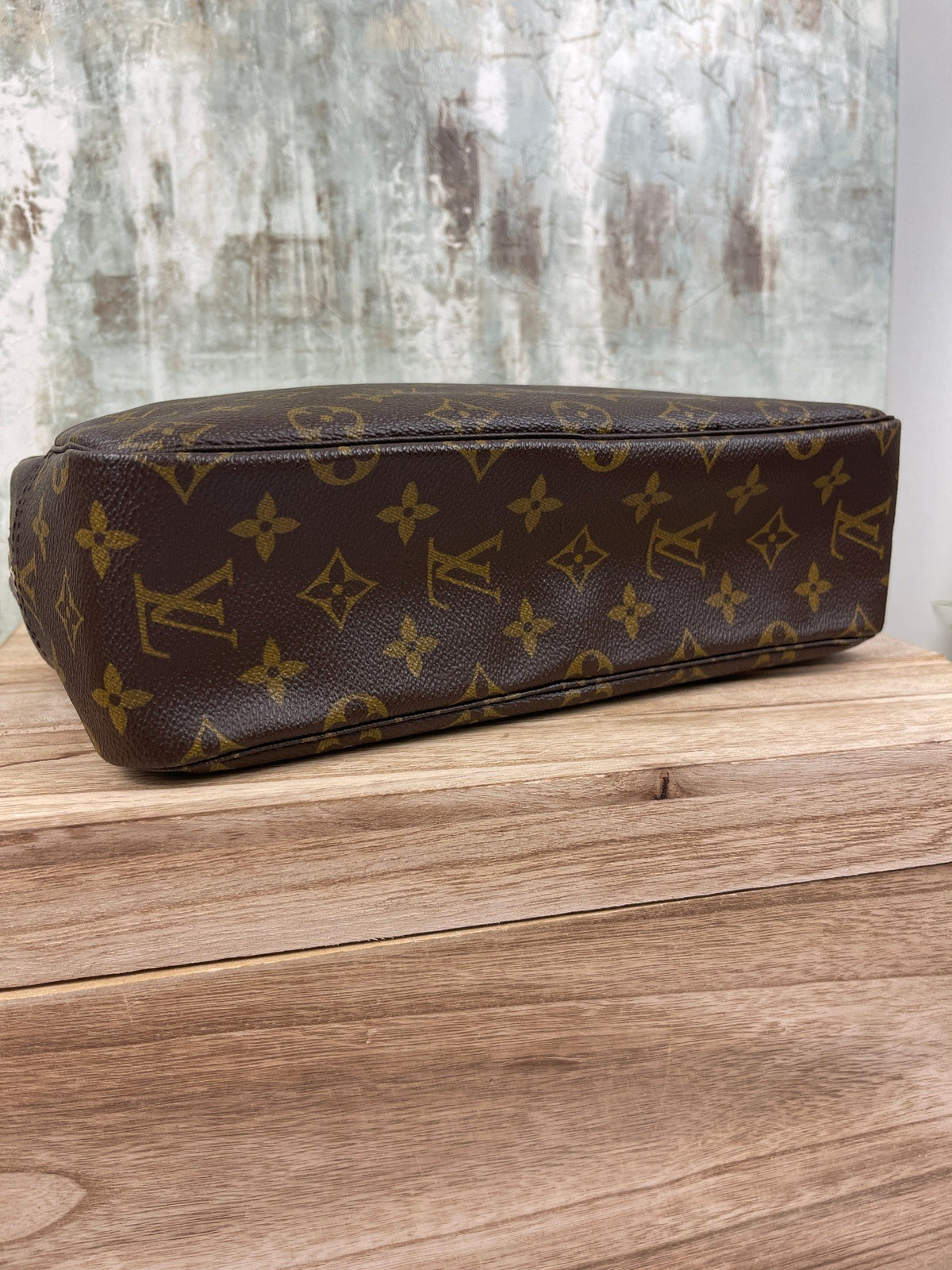 pochette louis vuitton trousse de toilette 28