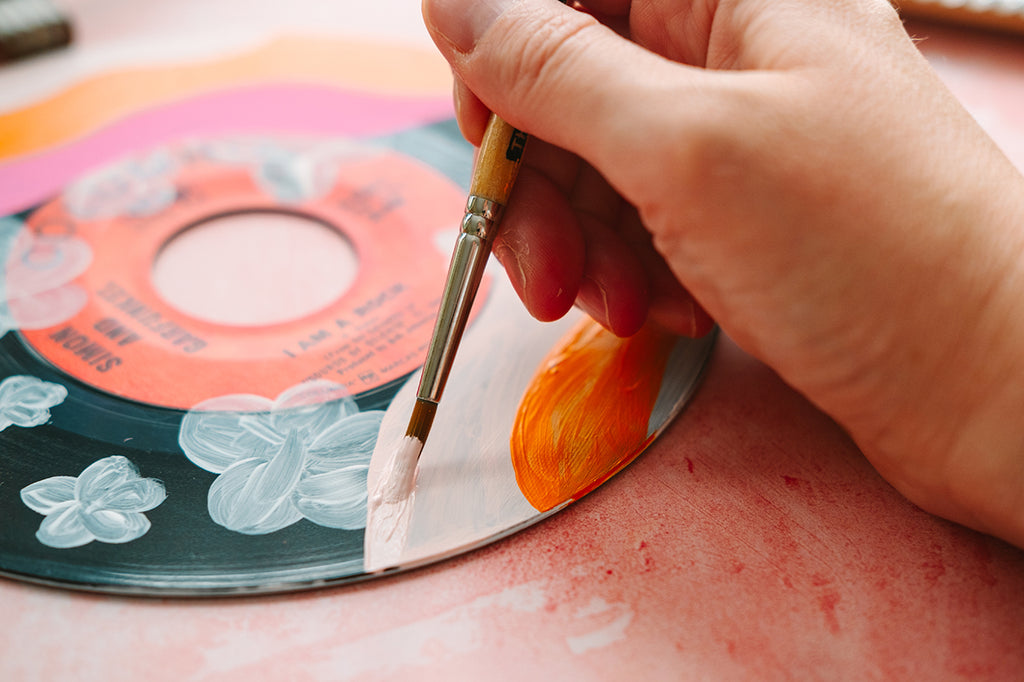 How to paint a vinyl record