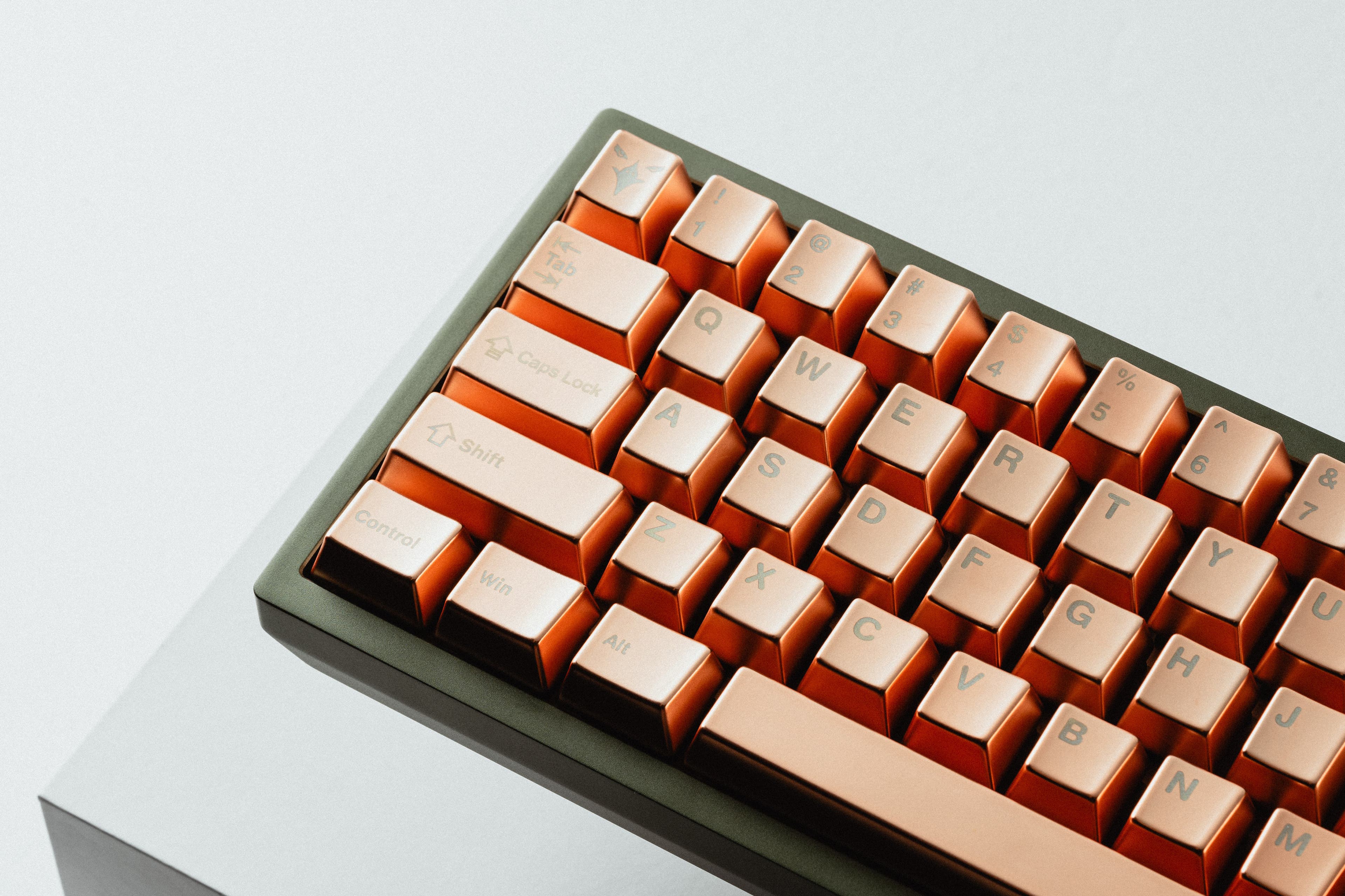 [Group-Buy] Awekeys Copper Eagle Keycap Set