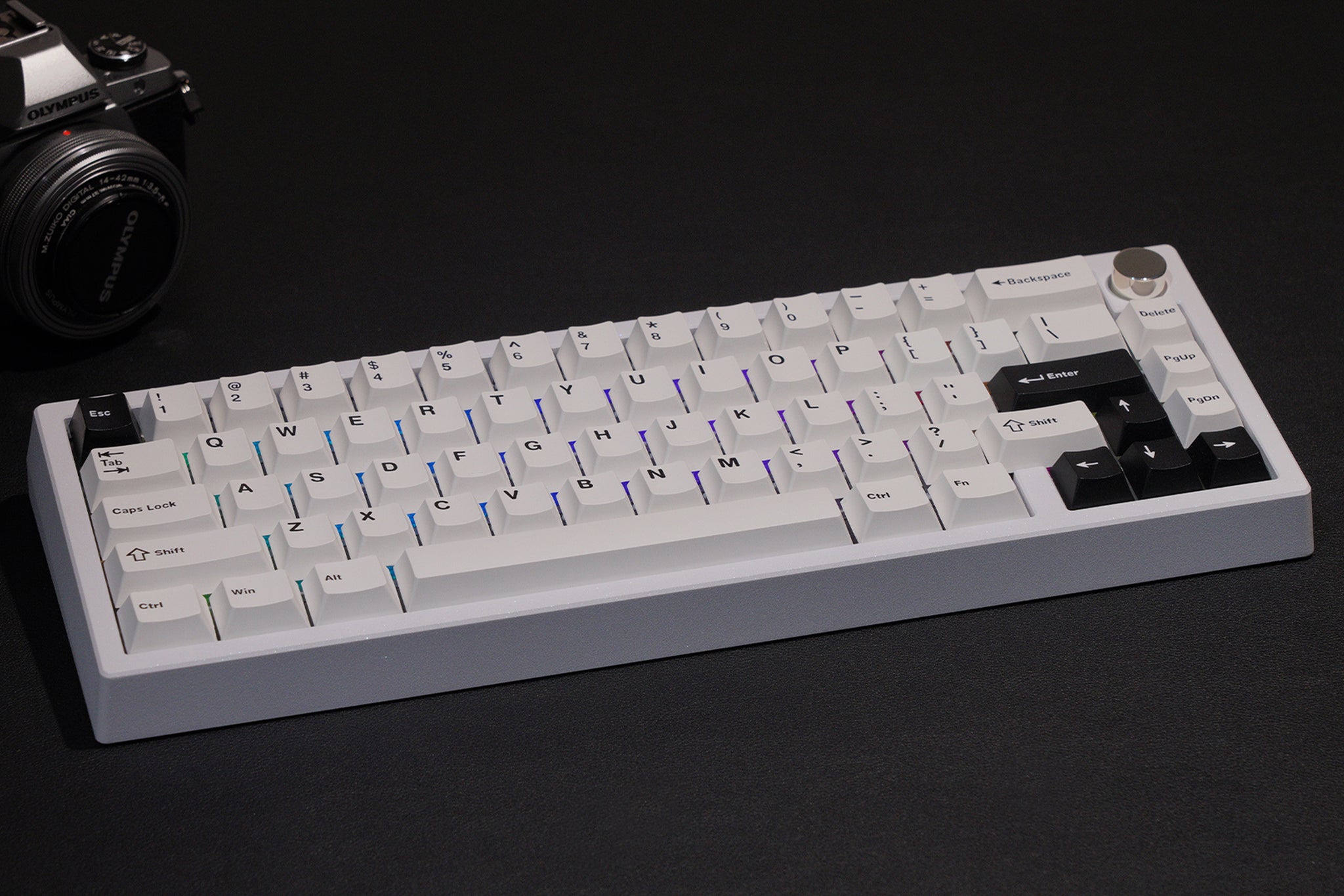 [Group-Buy] Meletrix Zoom65 V2 EE - Barebones Keyboard Kit - White [Air Shipping]