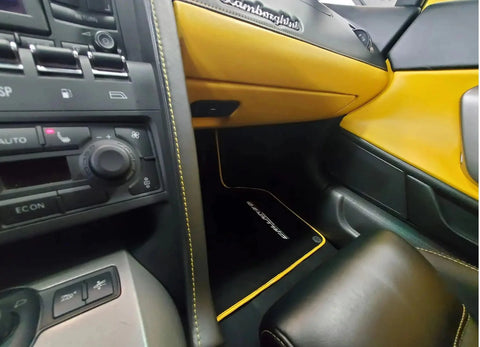 Fußmatten für Lamborghini Gallardo mit gelbem Rand