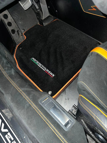 Fußmatten für Lamborghini Aventador | Orangefarbener Rand