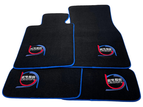Schwarze Fußmatten für BMW 4er G26 Gran Coupé ER56 Design Limited Edition, blaue Zierleiste