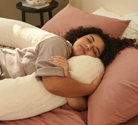 7 Tips To Sleep Correctly With Your Pillow