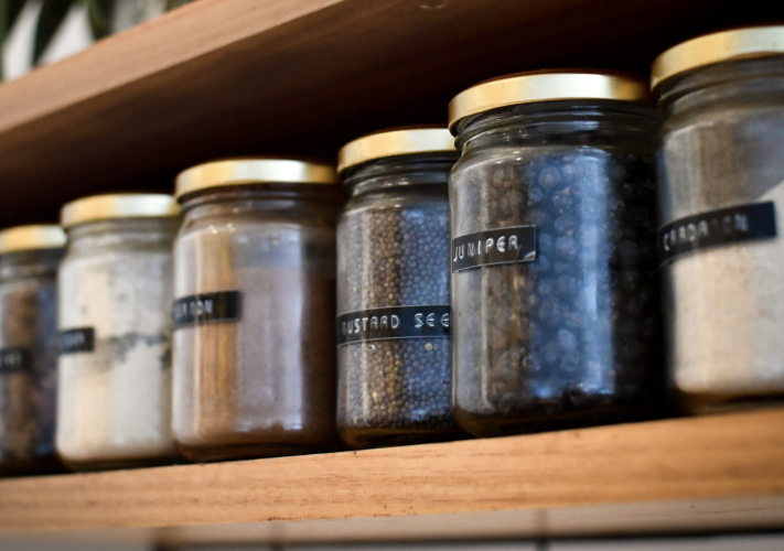 store food in jars