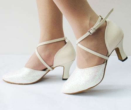 Zapatos de baile latino blancos para mujer | De de con pur – Dance Shoes Mart