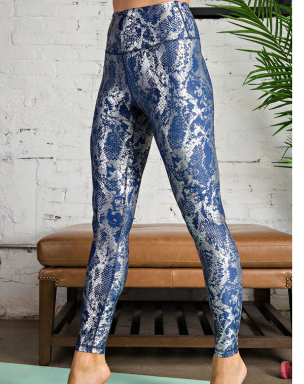 CURVY Highwaisted Foil Leggings With Side Pockets