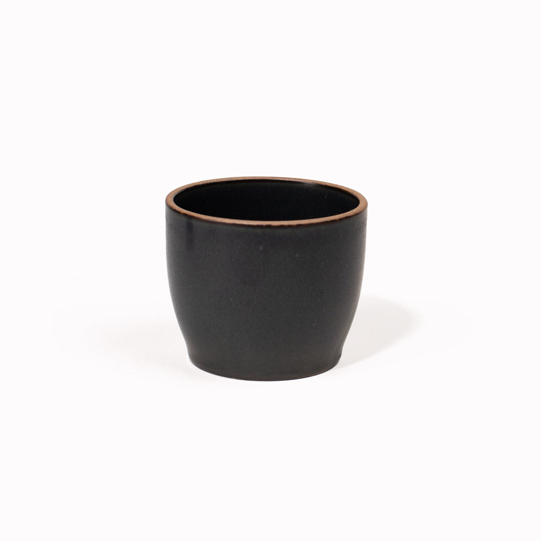 https://cdn.shopify.com/s/files/1/0064/4890/6292/products/Black-Nori-Japanese-Procelain-Cup-200ml-Kinto_d1771e7b-0b86-40c1-b265-1ef05007fc37.jpg?v=1676385071