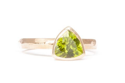 W.R. Metalarts peridot ring