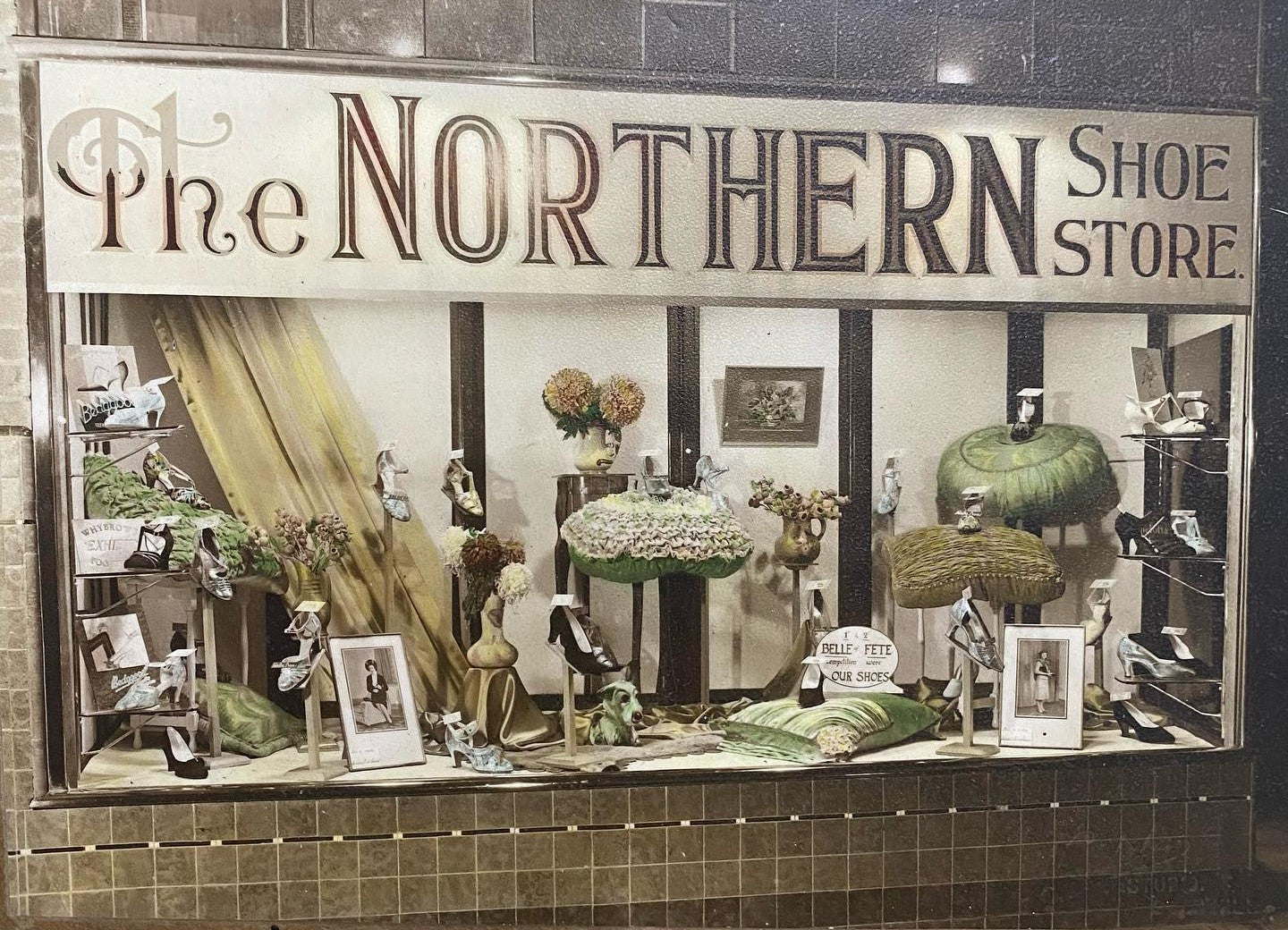 Northern Shoe Store shop window display from 1930