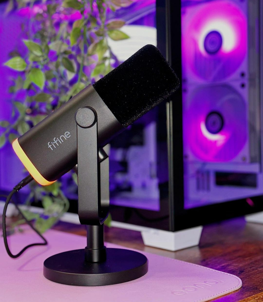 FIFINE AmpliGame AM8 Gaming Microphone.jpg__PID:7ea13213-2c69-4228-abbb-b758f60d32a7