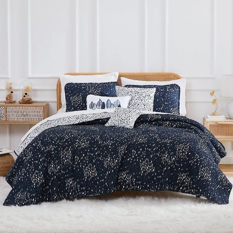 The Botanical Leaves 6-Piece Quilt Bedding Set from Southshore Fine Linens.