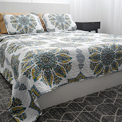 Infinity Reversible Quilt and Sham Set | Southshore Fine Linens